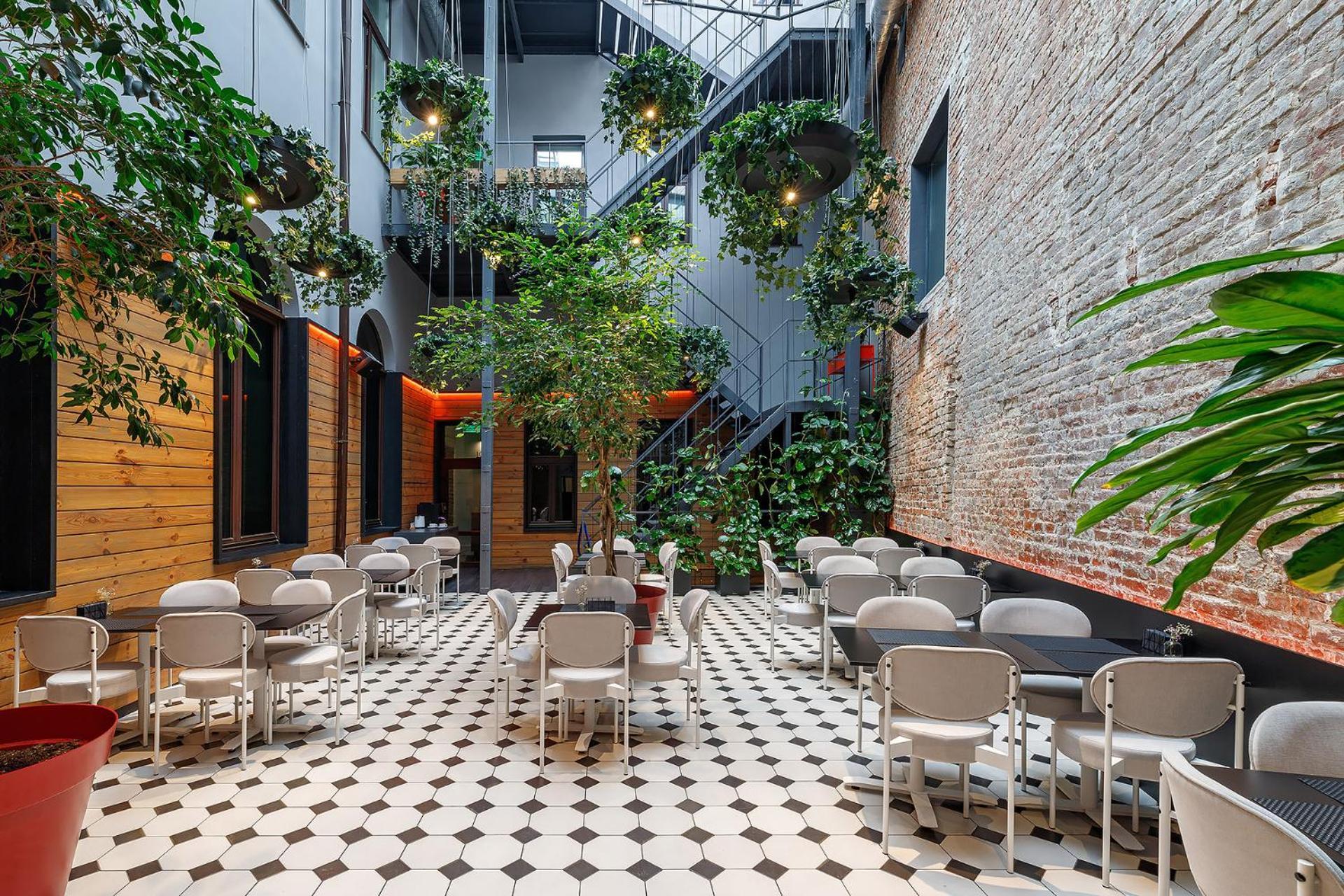 Ferenc Hotel & Restaurant Lviv Exterior photo