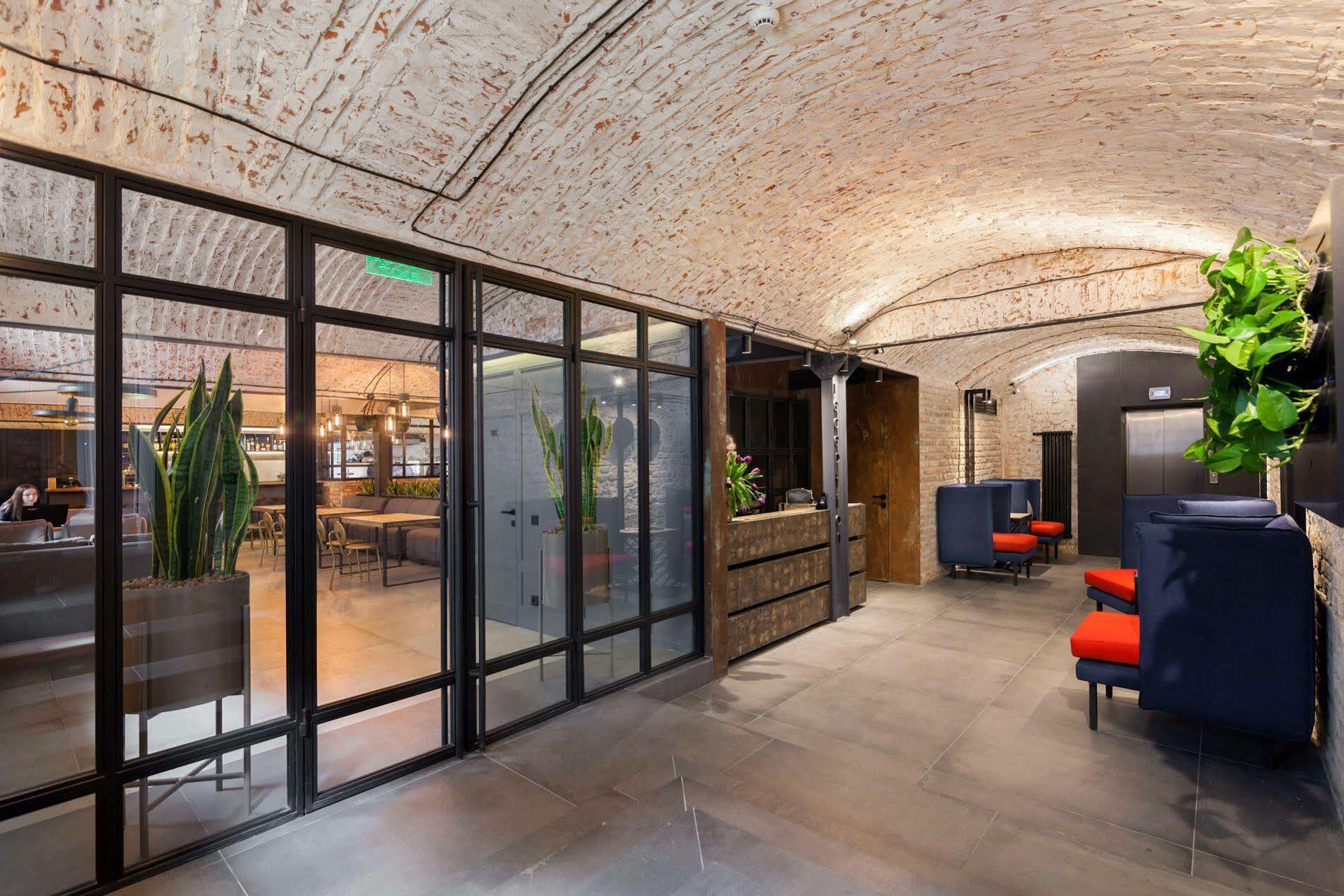 Ferenc Hotel & Restaurant Lviv Exterior photo
