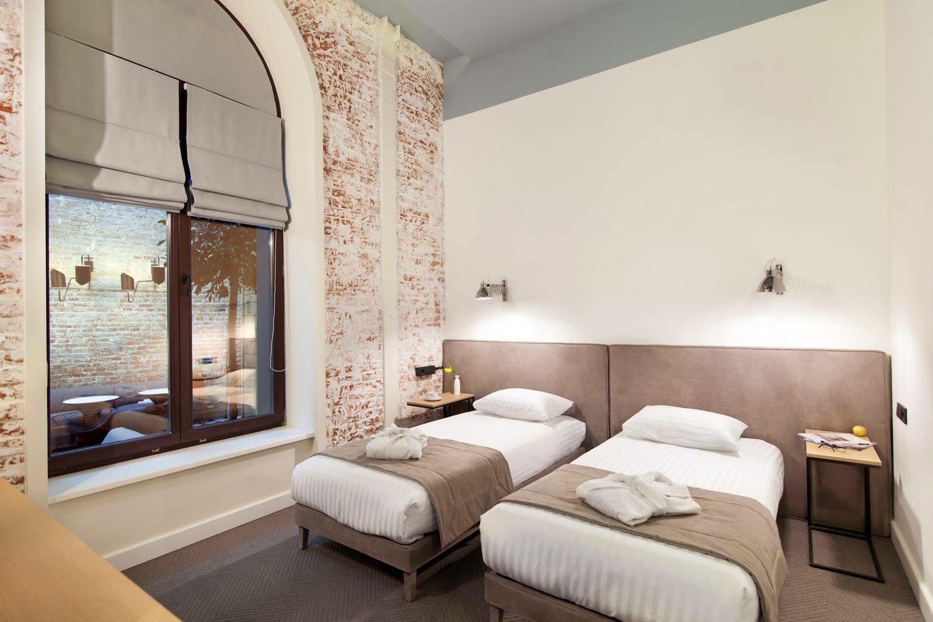 Ferenc Hotel & Restaurant Lviv Exterior photo